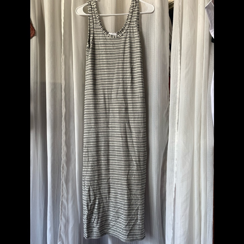 midi bodycon black and white stripped dress